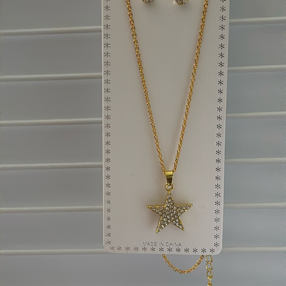 Gold Star Necklace and Earrings Set - Picture 2 of 4